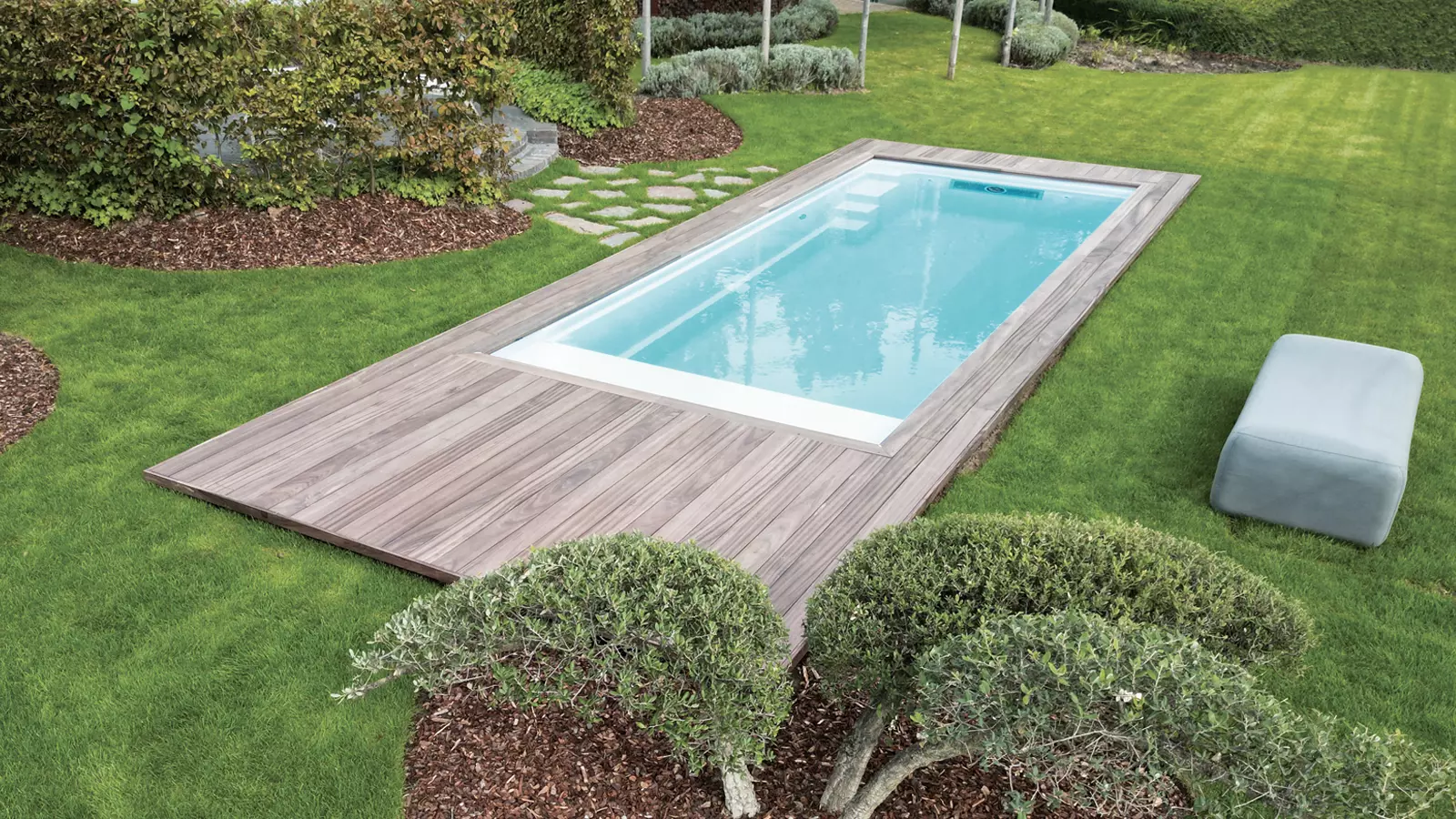 Encore Swimmingpool: Maximierte Features. Kompaktes Design.